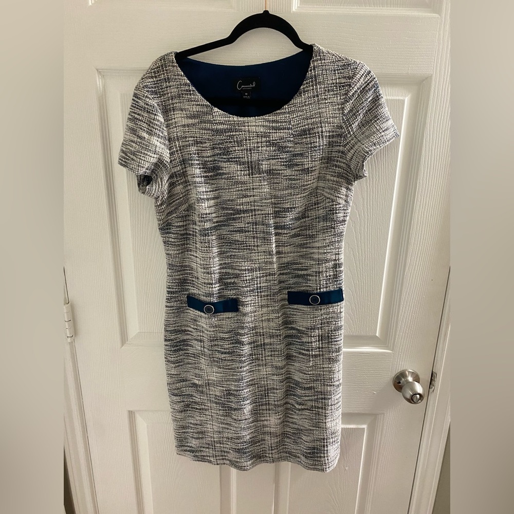 Short sleeve connected apparel dress with buttons. Size 10.